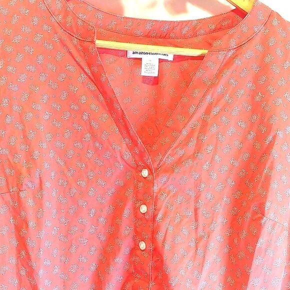 Amazon Essentials. Women's size Large. Coral floral top. EUC - Picture 2 of 9